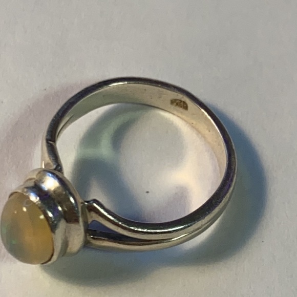 Sterling Silver Opal Ring - Picture 4 of 4